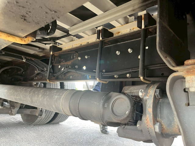 三菱ふそうスーパーグレートアルミウイング大型（10t）[写真31]