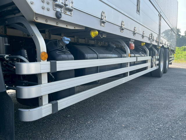 三菱ふそうスーパーグレートアルミウイング大型（10t）[写真08]