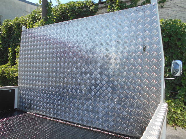 三菱ふそうキャンター平ボディ小型（2t・3t）[写真15]