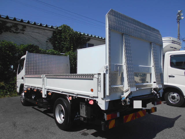 三菱ふそうキャンター平ボディ小型（2t・3t）[写真02]