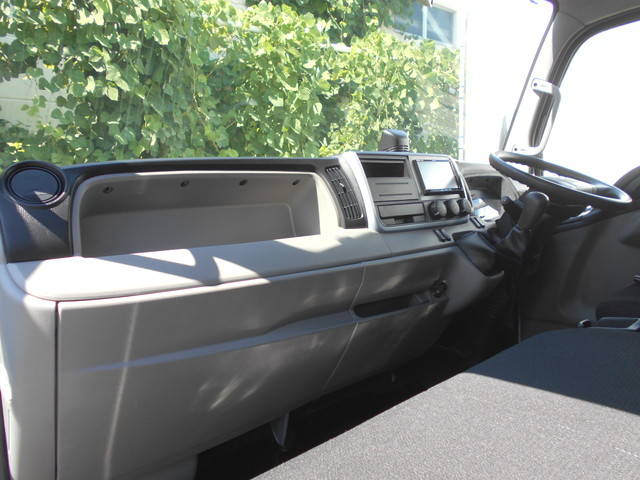 三菱ふそうキャンター平ボディ小型（2t・3t）[写真27]