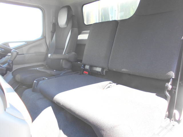 三菱ふそうキャンター平ボディ小型（2t・3t）[写真28]