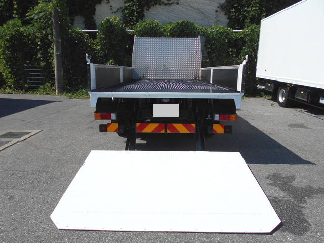 三菱ふそうキャンター平ボディ小型（2t・3t）[写真09]