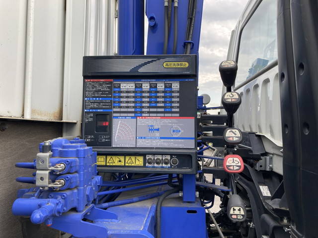 三菱ふそうファイターセルフクレーン5段増トン（6t・8t）[写真18]