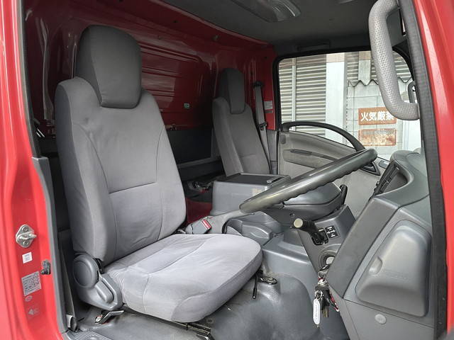 いすゞエルフアルミバン小型（2t・3t）[写真15]