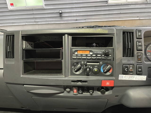 いすゞエルフアルミバン小型（2t・3t）[写真17]