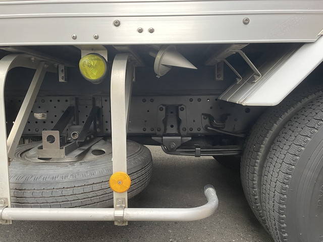 いすゞエルフアルミバン小型（2t・3t）[写真28]