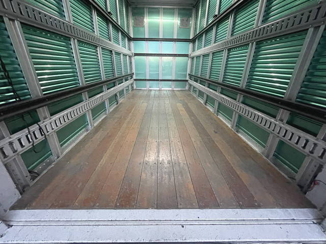 いすゞエルフアルミバン小型（2t・3t）[写真31]