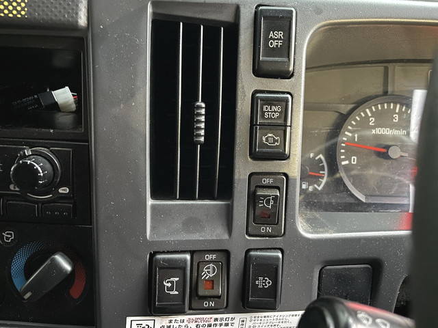 いすゞエルフアルミバン小型（2t・3t）[写真37]