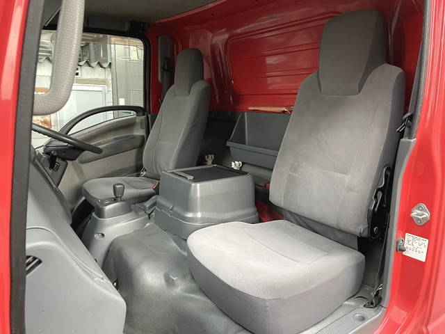 いすゞエルフアルミバン小型（2t・3t）[写真38]