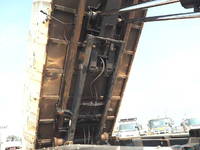 日野プロフィアコンテナ専用車大型（10t）[写真19]