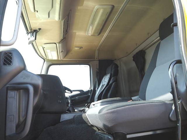 日野プロフィアコンテナ専用車大型（10t）[写真32]