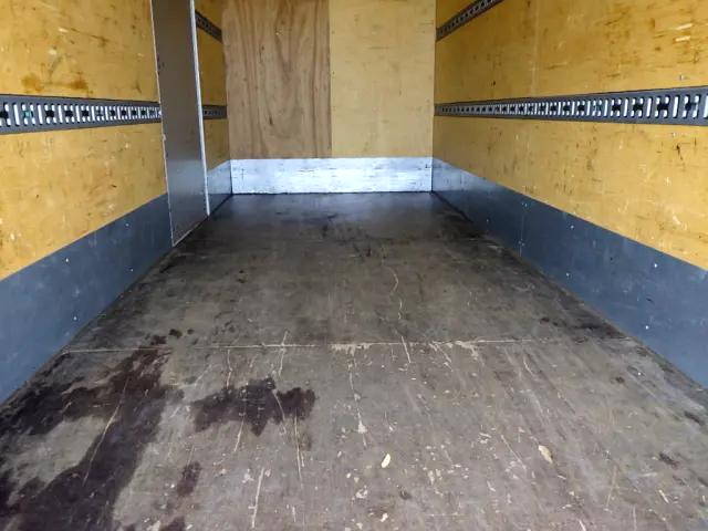 三菱ふそうキャンターアルミバン小型（2t・3t）[写真11]