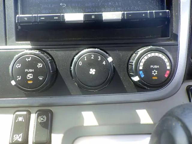 三菱ふそうキャンターアルミバン小型（2t・3t）[写真20]