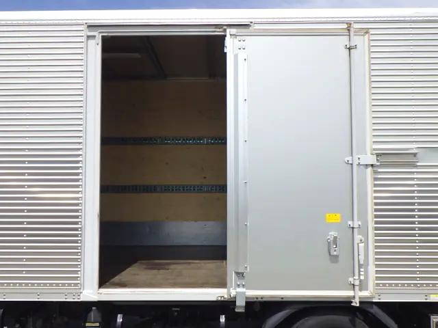 三菱ふそうキャンターアルミバン小型（2t・3t）[写真31]