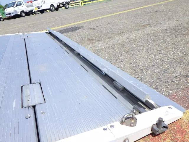 三菱ふそうキャンターアルミバン小型（2t・3t）[写真35]