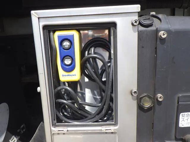 三菱ふそうキャンターアルミバン小型（2t・3t）[写真37]