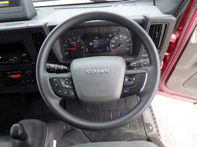 いすゞエルフアルミブロック小型（2t・3t）[写真11]