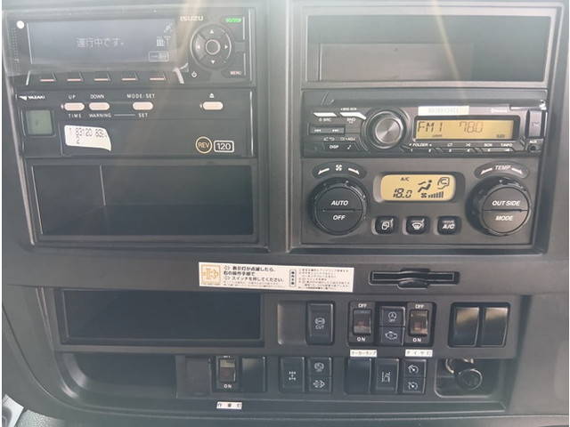 いすゞギガ深ダンプ（土砂禁ダンプ）大型（10t）[写真27]