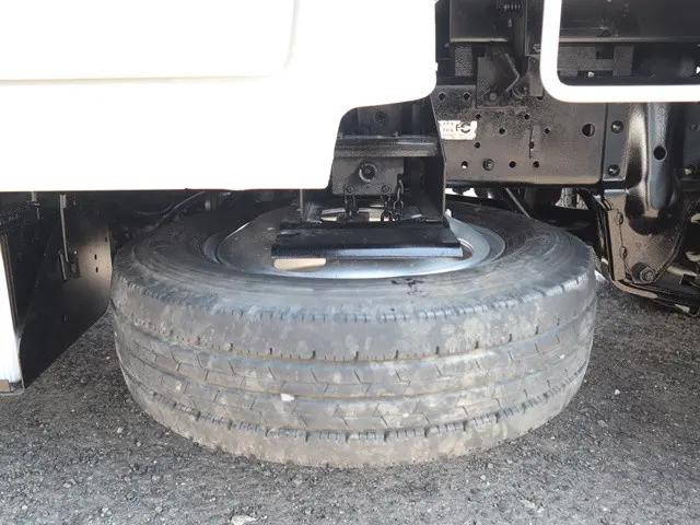 いすゞエルフダブルキャブ・ダンプ小型（2t・3t）[写真17]