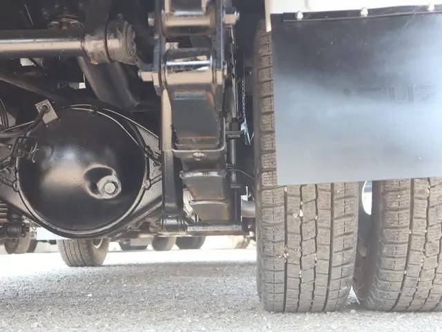 いすゞエルフダブルキャブ・ダンプ小型（2t・3t）[写真22]