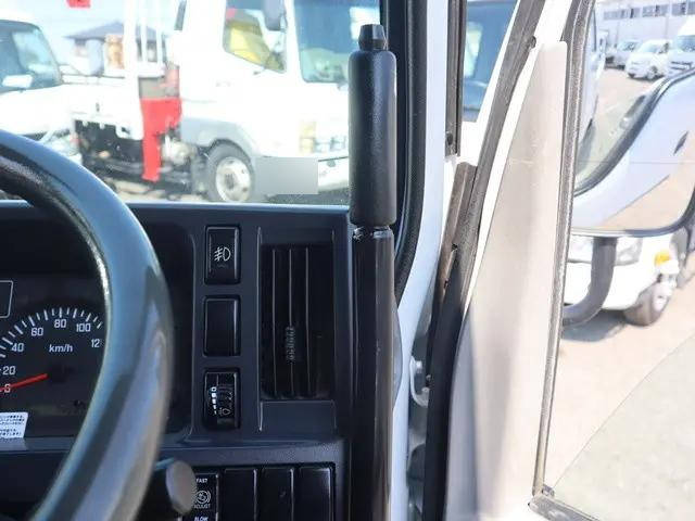 いすゞエルフダブルキャブ・ダンプ小型（2t・3t）[写真35]