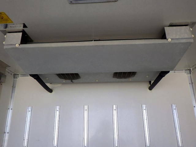 いすゞエルフ冷凍車（冷蔵車）小型（2t・3t）[写真13]