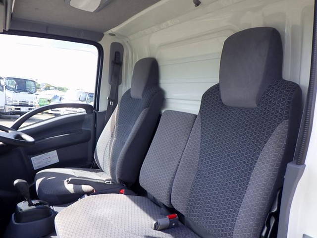 いすゞエルフ冷凍車（冷蔵車）小型（2t・3t）[写真14]