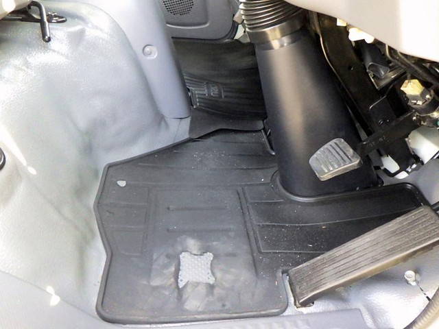 いすゞエルフ冷凍車（冷蔵車）小型（2t・3t）[写真23]