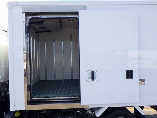 いすゞエルフ冷凍車（冷蔵車）小型（2t・3t）[写真25]