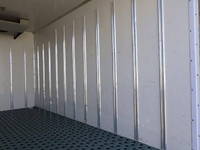 いすゞエルフ冷凍車（冷蔵車）小型（2t・3t）[写真09]