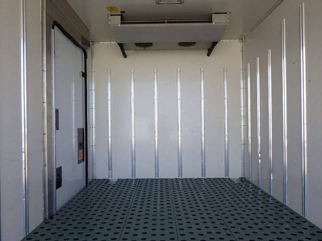 いすゞエルフ冷凍車（冷蔵車）小型（2t・3t）[写真09]