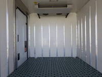 いすゞエルフ冷凍車（冷蔵車）小型（2t・3t）[写真10]