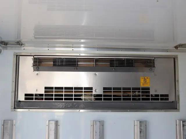 いすゞエルフ冷凍車（冷蔵車）小型（2t・3t）[写真13]