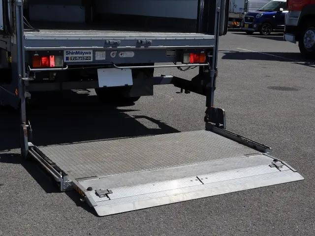 いすゞエルフ冷凍車（冷蔵車）小型（2t・3t）[写真16]