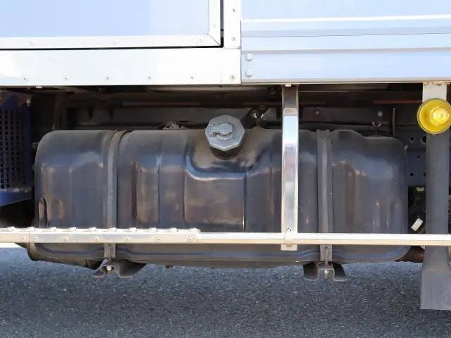 いすゞエルフ冷凍車（冷蔵車）小型（2t・3t）[写真23]