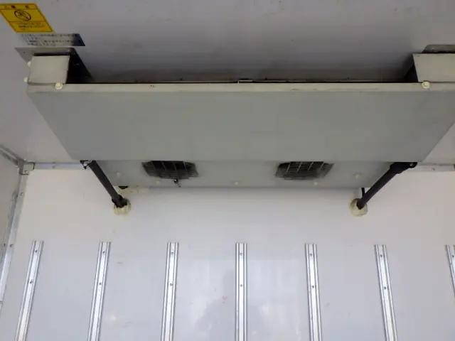 日野デュトロ冷凍車（冷蔵車）小型（2t・3t）[写真11]