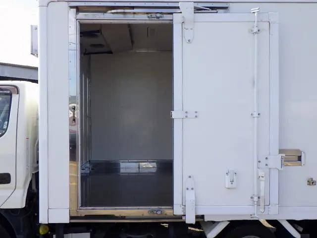 日野デュトロ冷凍車（冷蔵車）小型（2t・3t）[写真34]