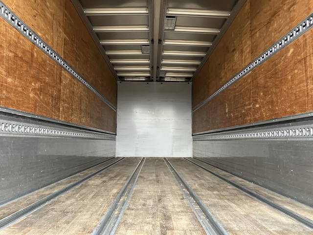 UDトラックスコンドルアルミウイング増トン（6t・8t）[写真11]