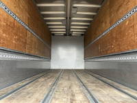 UDトラックスコンドルアルミウイング増トン（6t・8t）[写真12]