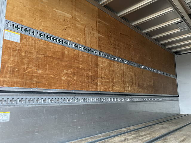 UDトラックスコンドルアルミウイング増トン（6t・8t）[写真12]