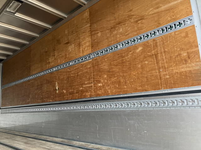 UDトラックスコンドルアルミウイング増トン（6t・8t）[写真13]