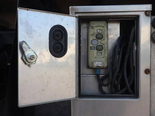 日野デュトロ平ボディ小型（2t・3t）[写真13]