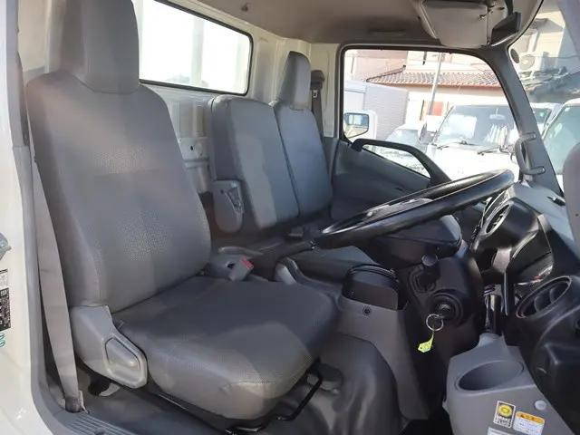 日野デュトロ平ボディ小型（2t・3t）[写真30]