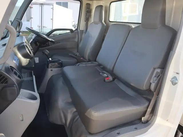 日野デュトロ平ボディ小型（2t・3t）[写真32]