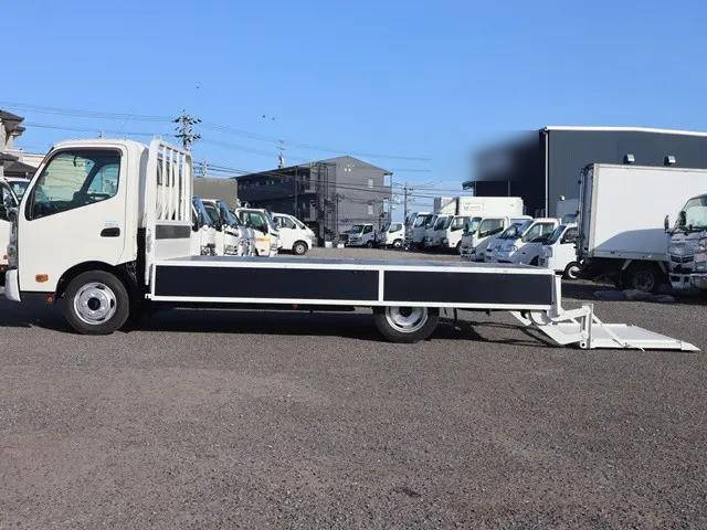 日野デュトロ平ボディ小型（2t・3t）[写真09]