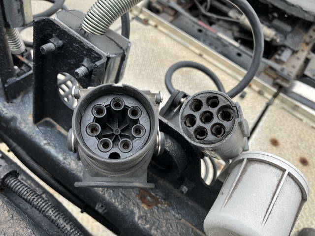 日野プロフィアトレーラーヘッド（トラクターヘッド）大型（10t）[写真14]