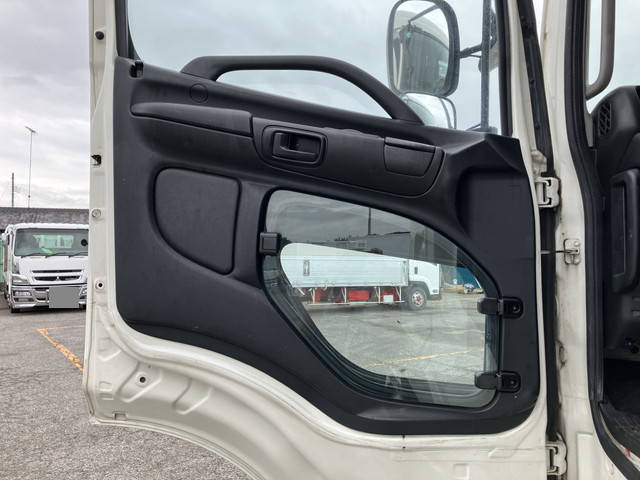 日野プロフィアトレーラーヘッド（トラクターヘッド）大型（10t）[写真24]