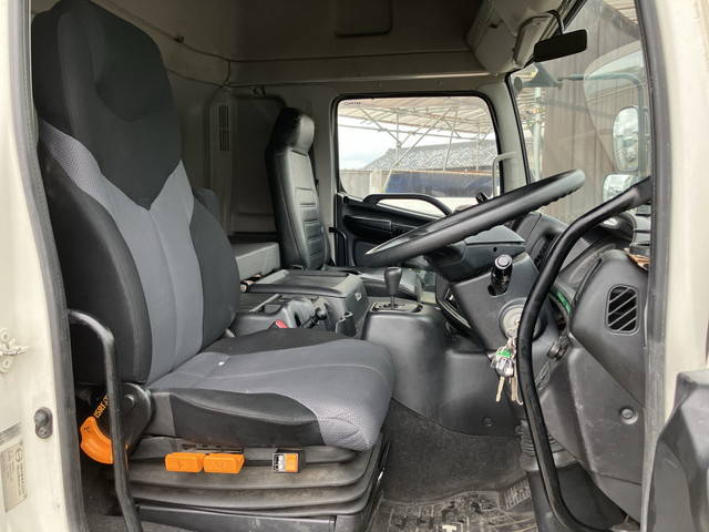 日野プロフィアトレーラーヘッド（トラクターヘッド）大型（10t）[写真27]