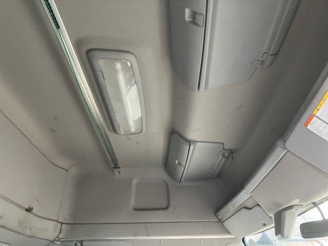 日野プロフィアトレーラーヘッド（トラクターヘッド）大型（10t）[写真31]